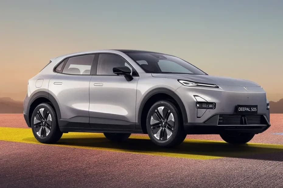 Deepal S05 REEV current SPARKD-EV model in Egypt