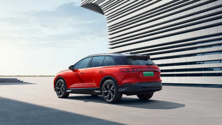 AUDI Q5 e-tron showcase image