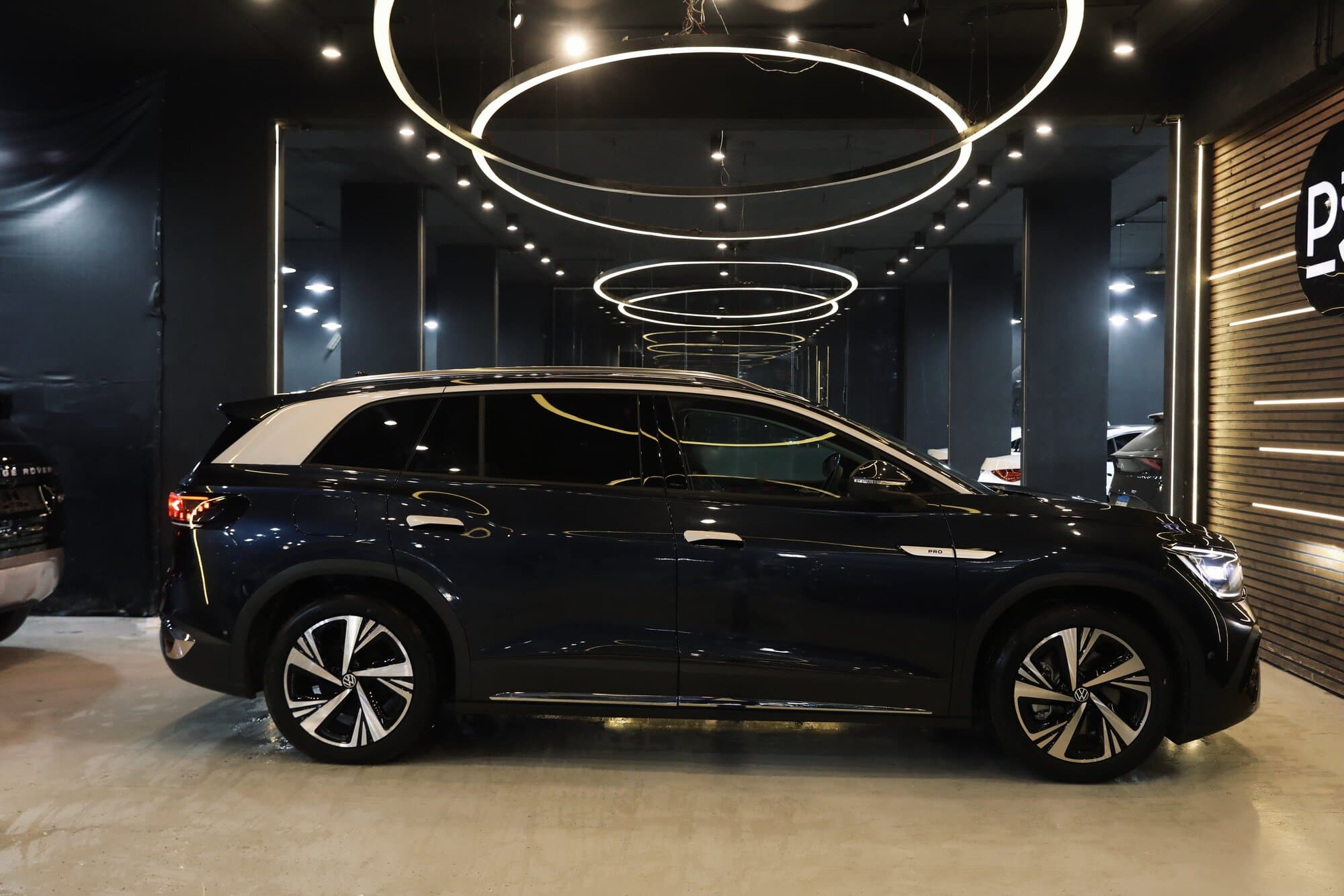 Volkswagen ID.6 - slide 17