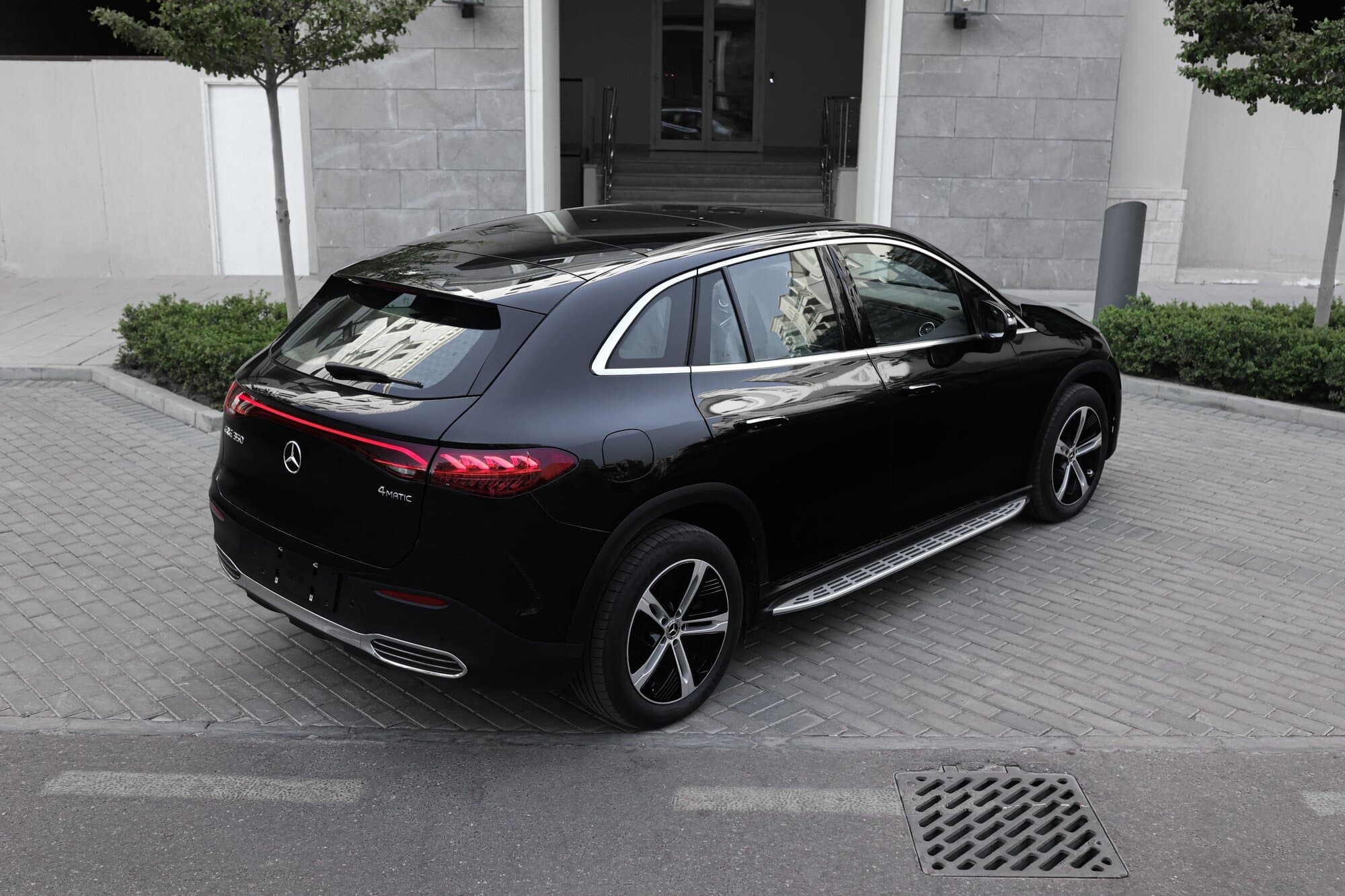 Mercedes EQE 350 SUV - slide 7