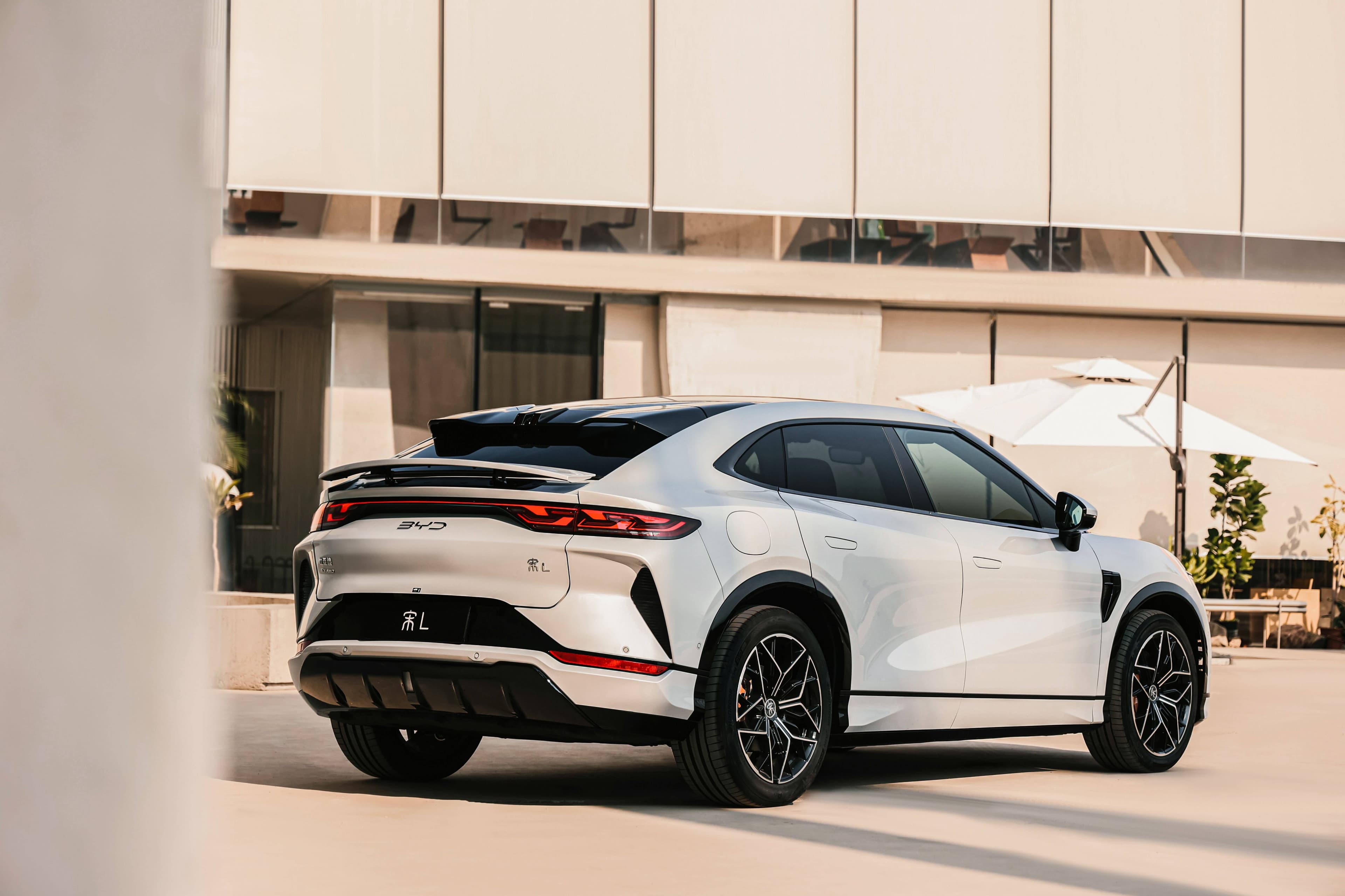 BYD  Song L - slide 5