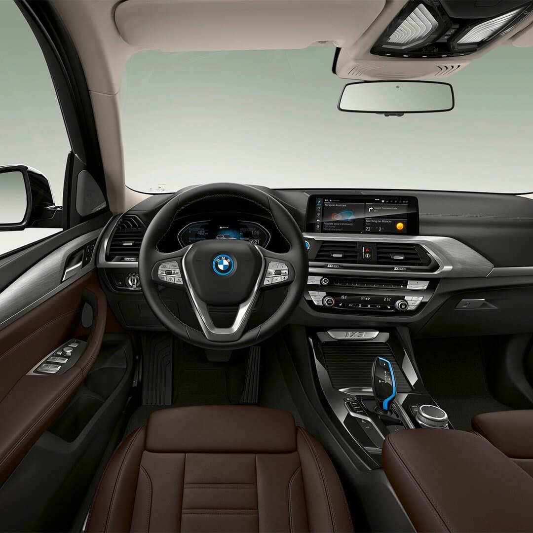 BMW iX3 - slide 4