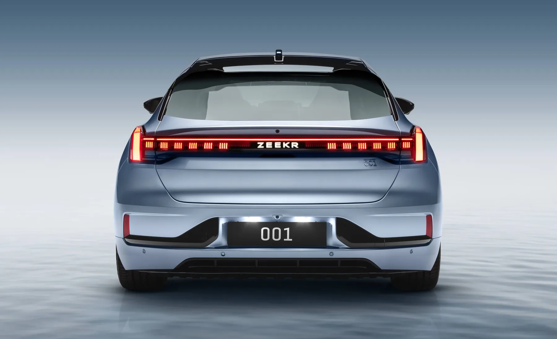 ZEEKR 001 داخل محفظة السيارات الكهربائية لدى Sparkd-EV